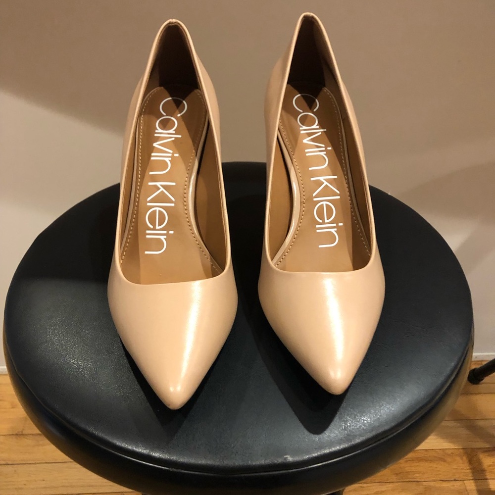 Calvin Klein 3” Nude Heels (size 6.5)